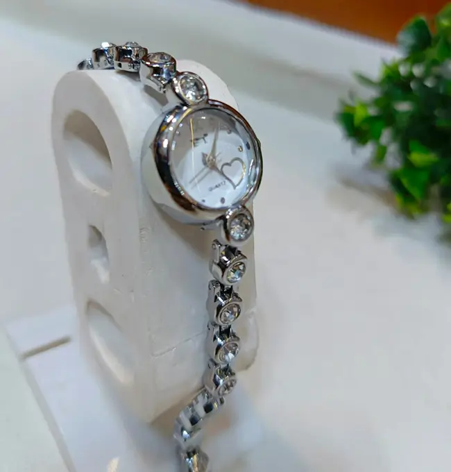 Ladies Fashion Bracelet watches5 Ladies Fashion Bracelet Silver Dimend watches - Image 1